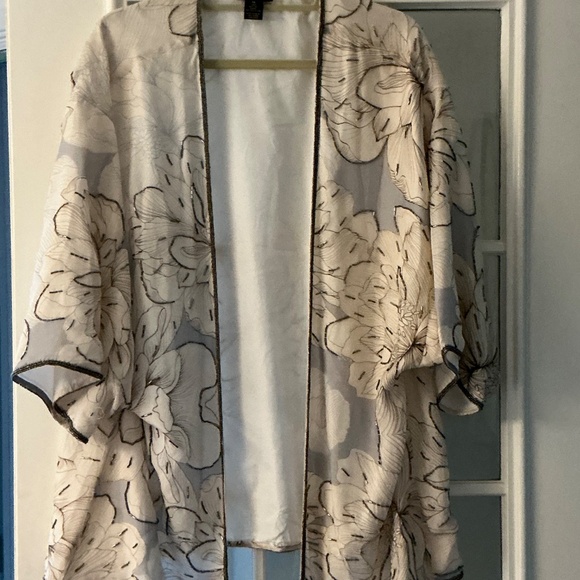 AS by DF Floral Silk Kimono Jacket - One Size Fits Most - Picture 2 of 4